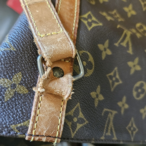 LV SHOPPING TOTE WITH RED AUTHENTIC BAG TAG (key chain not LV) - Picture 13 of 16